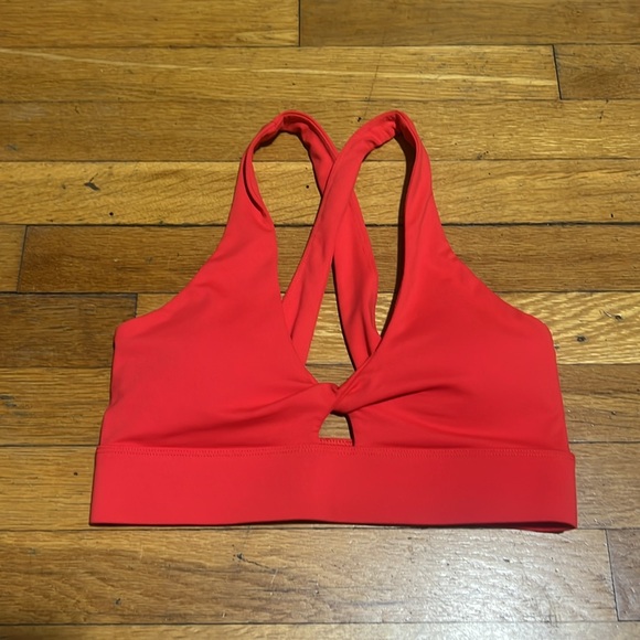 Fabletics Oasis Twist Sports Bra Medium Support in Red, size XS/S - Picture 2 of 11